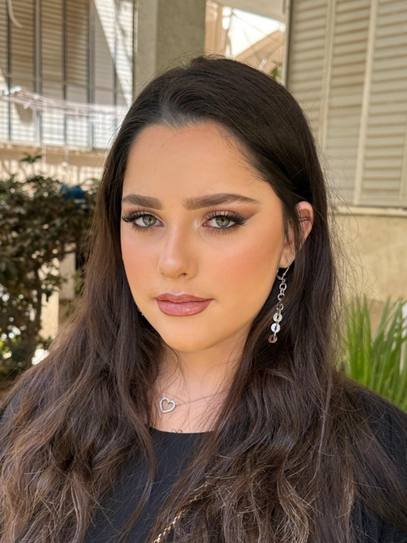יהודית שינלזון - מאפרת כלות וערב